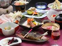 地場食材の山海の幸をふんだんに使った和食膳をご賞味下さい。