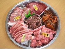 夏海の家オリジナル手ぶらBBQ「仲田精肉店」特製肉盛り