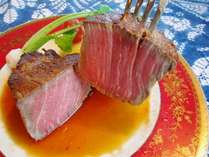 オーナーシェフおすすめステーキ200g，たっぷり肉、これは美味い、美味い