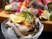 【岩牡蠣】夏の味覚「岩ガキ」立派な大きさに驚かれるお客様も。