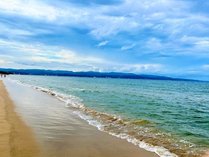 【島尾海水浴場】あさひやより徒歩1分！絶景を見られる朝の浜辺散歩がおすすめです。