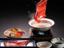 【湯の花名物】天空白濁しゃぶしゃぶ鍋箱根西麓牛サーロインの旨味が口いっぱいに広がる。