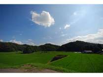 清々しい「里山の夏」日本の原風景。ひっそりとした田園に「夏の風」が吹き抜けます。