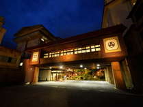 心地よいサービスが好評で ３２０年続く雲仙温泉の老舗旅館