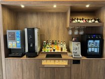 Y-BARではソフトドリンクからアルコールまで取り揃えております