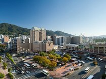 ＪＲ呉駅前の好立地。呉港からも徒歩約７分です。 写真