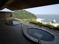 【露天風呂】西浦温泉一の高台にあるホテル東海園だからこその景色！絶景の露天風呂です。