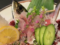 スタンダードプランのご夕食内容に、アジの姿造り・旬の海鮮・なめろう３品をプラス！！