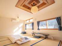 Room2　和室　定員5名　/　Japanese-style　room　for　5　people