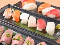 【夕食】国産牛を使用したローストビーフ寿司や、まぐろやサーモンなど種類豊富なお寿司もお好きなだけ♪