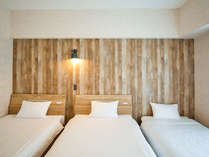◆Triple　Room　-　ベッド
