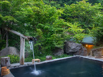 雪見の湯：昭和４年開業時の野天風呂です。