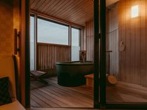 【源泉露天風呂付和洋室一例】専用露天風呂のイメージです。室内には別途お風呂がついています。