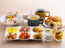 【朝食】洋食も種類豊富にご用意しております。お好きなだけどうぞ