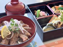 居食屋「きらら」謹製島根和牛を使用した「ステーキ丼」と「松花堂弁当」です