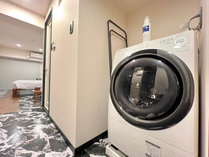 【部屋設備】客室全室に最新のドラム式乾燥洗濯機が設置！連泊でも便利