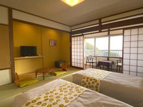 ー　和（なごみ）の間　ーテーマは「リラックス」心が和む黄色や茶色を基調とした温かみのある客室