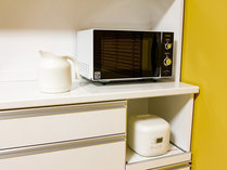 ・炊飯器や電子レンジも完備しちょっとした温め調理も可能です