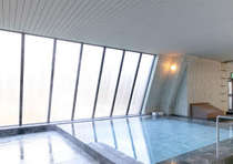当館最上階に位置する川治温泉郷の絶景を望める展望大浴場
