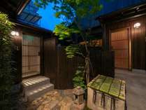 京都の趣ある町家（町屋）一棟貸しの古民家宿。 壱と弐、連棟でご予約すると最大8名まで宿泊可。