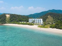 日本の穴場リゾート　奄美大島最南端で過ごす贅沢な時間目の前に広がるコバルトブルーの海