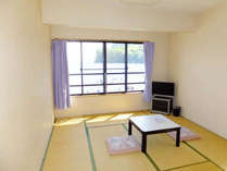 *和室一例／オーシャンビューが嬉しい♪３階にあるシンプルな造りの和室。
