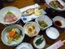 十和田湖の幸、山の恵みにあふれた女将自慢の夕食。