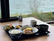 【朝食】泉州地域の食材を使用した和定食で提供しております(7:00～9:00L/O)