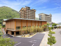 ホテル華の湯　30種類の湯船が人気の宿 (福島県)
