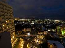 ホテルから一望できる沖縄市街の夜景