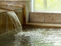 *大浴場：泉質はナトリウム炭酸水素塩泉の天然温泉です