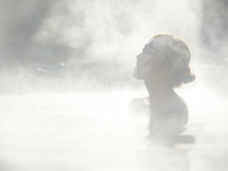 ミストサウナ風の蒸し風呂に仕立てた、大浴場でリラックス♪（写真はイメージです）