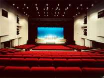 坊っちゃん劇場☆ミュージカル専用の劇場として、席のレイアウトも観客主体で設計されております。