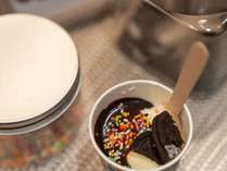 【サービス】アイスクリームに添えるトッピングも様々※イメージ
