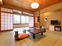 ★客室一例：全ての客室から、琵琶湖を臨むことができます。琵琶湖の情緒をお愉しみください。