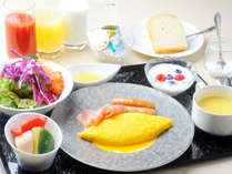 朝食・洋プレート☆北信飯山産の「みゆき卵」など地産食材も♪パンはおかわり自由です！