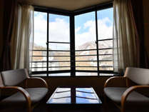 お部屋からの眺望（一例）。雄大な芦ノ牧温泉の風景