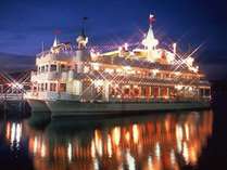 【花火鑑賞船】洞爺湖ロングラン花火大会をもっと間近で楽しむなら鑑賞船で夜のクルージングへ。　