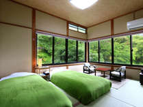 和室6畳【桜】新緑も綺麗です