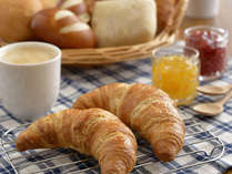 【クチコミ好評価の和洋朝食バイキングは無料☆】人気のスイス仕立てのクロワッサン