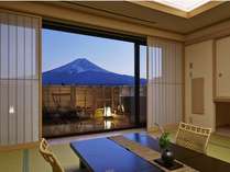 富士山を望む温泉露天風呂付客室和室12.5畳【707】号室
