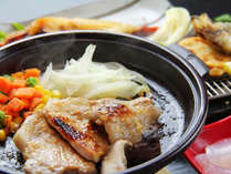 ◆【ご夕食一例・豚の味噌麹漬け】アツアツの焼き立てをどうぞ！