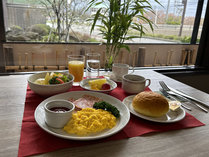 ご朝食：洋食セット・ドリンクバー付き・7：00～9：00