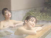 大浴場では桧風呂や露天風呂で湯三昧をお楽しみいただけます。