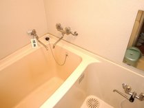 30平米　露天風呂なし2名用客室　お風呂24時間いつでも温泉が楽しめるようになっています。