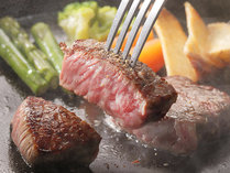 肉といえばやっぱりステーキ　大人１名様につき、焼きたての福島牛ステーキが１枚付いています