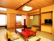 露天風呂付客室　『秋桜』一例※10畳のお部屋に温泉露天風呂付きです。