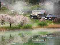 *【JR只見線】春　只見線沿線は四季折々の景色が楽しめます。
