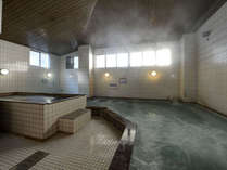 *大浴場(男湯)　富嶽三百三十三尺の湯：ミネラル豊富な伏流水