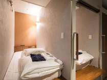 【◆女性限定◆ノーマルキャビン】有名ホテルでも使用しているシモンズのベッドを設置。